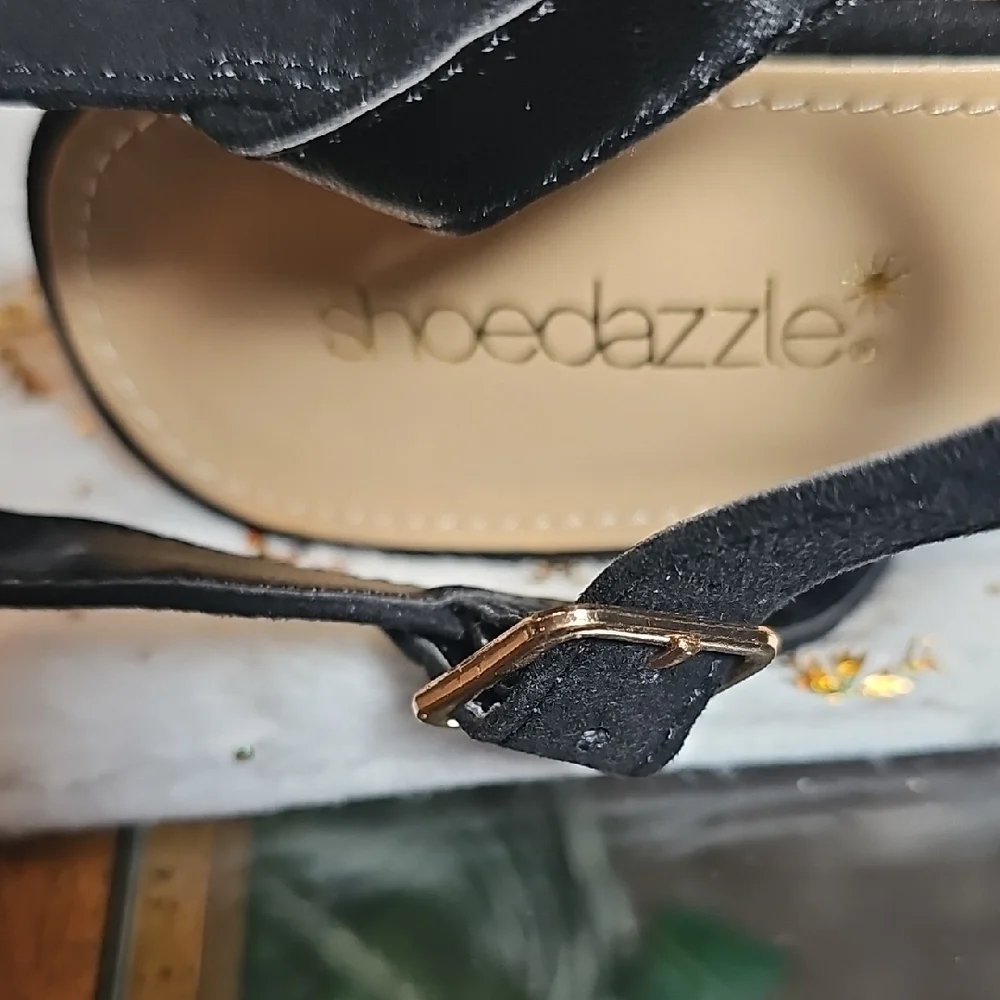 Shoe Dazzle Black and Tan Platform Sandals